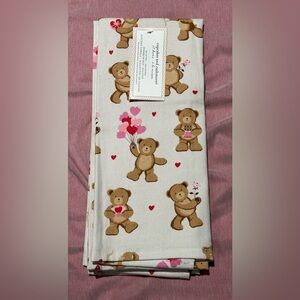 ✨NWT✨ cupcakes & cashmere: Set of 2 Kitchen Towels